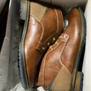 Size 10 mens leather boots