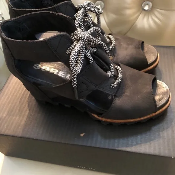 Size 8 Sorel Joanie Lace-up Wedge Sandals