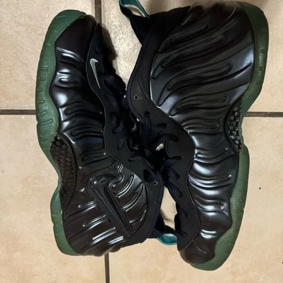 Size 9 - Nike Air Foamposite Pro Aqua