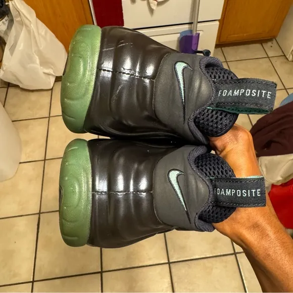 Size 9 - Nike Air Foamposite Pro Aqua