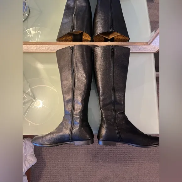Sofft Black leather boots