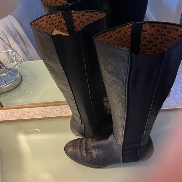 Sofft Black leather boots