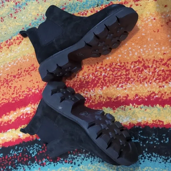 Sofft Black Suede Chelsea Boots