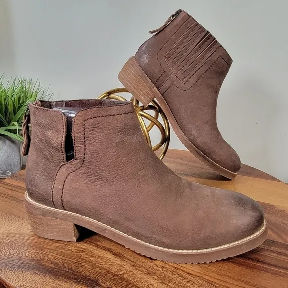 SoftWalk® Ramona Ankle Boot Brown Leather Women Size 7