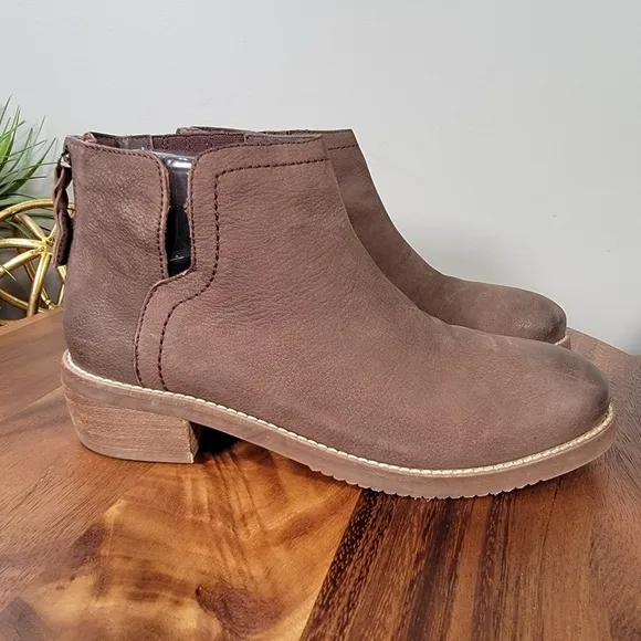 SoftWalk® Ramona Ankle Boot Brown Leather Women Size 7