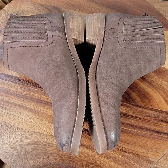 SoftWalk® Ramona Ankle Boot Brown Leather Women Size 7