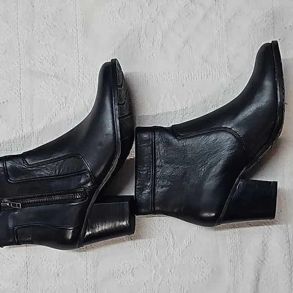 Sole Bound boots by Baretraps 100% leather black ankle boots sz 6.5