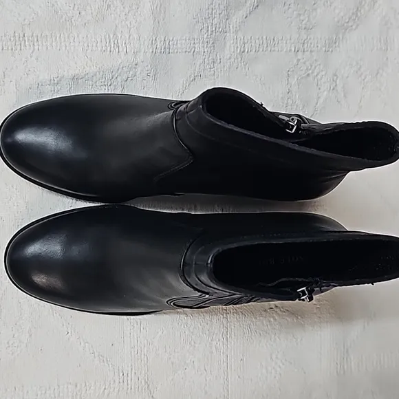 Sole Bound boots by Baretraps 100% leather black ankle boots sz 6.5