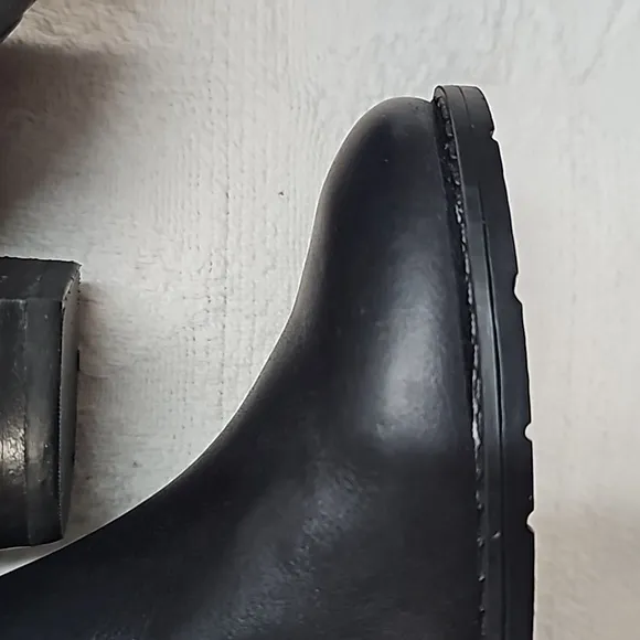 Sole Bound boots by Baretraps 100% leather black ankle boots sz 6.5