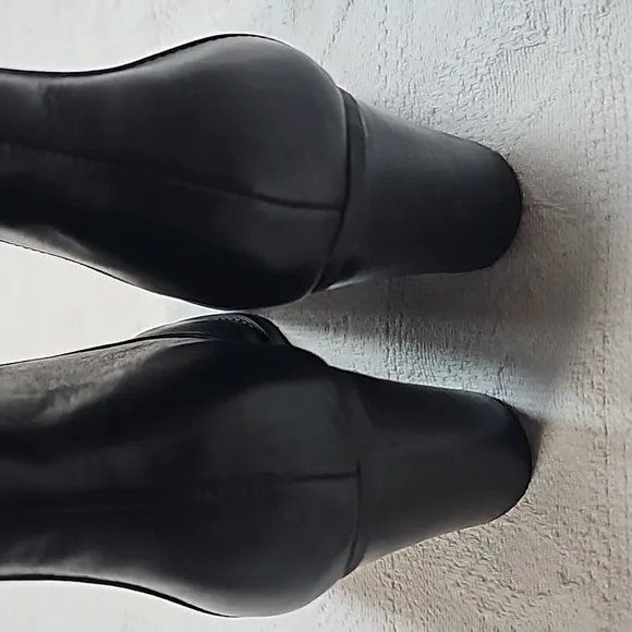 Sole Bound boots by Baretraps 100% leather black ankle boots sz 6.5