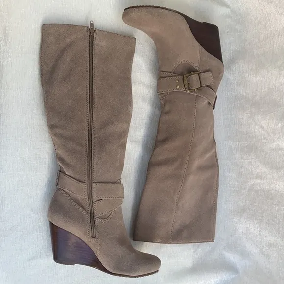 Sole Society Valentina Taupe Wedge Suede Boots