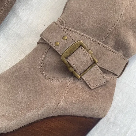 Sole Society Valentina Taupe Wedge Suede Boots