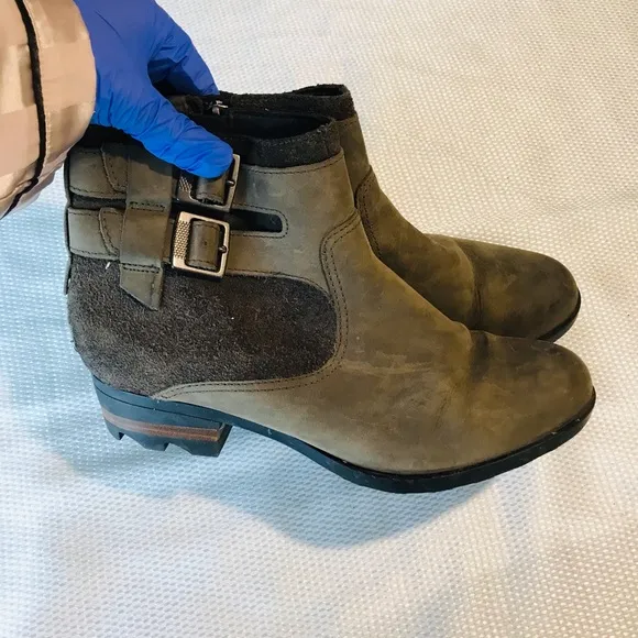 Sorel Brown Ankle Boots with Suede Finish