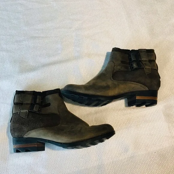 Sorel Brown Ankle Boots with Suede Finish