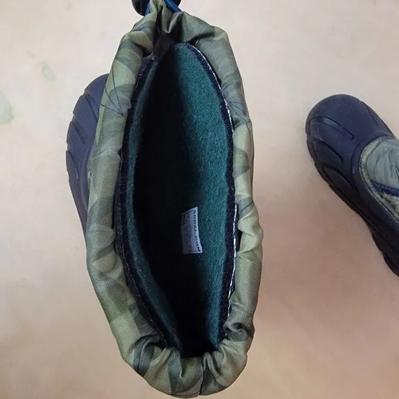 Sorel Green Flurry Print Boots - See Description