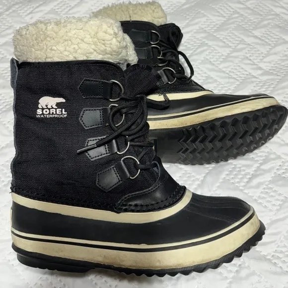 Sorel Insulated Winter Snow Boots Faux Fur Liners Footwear Woman Lady Size 6