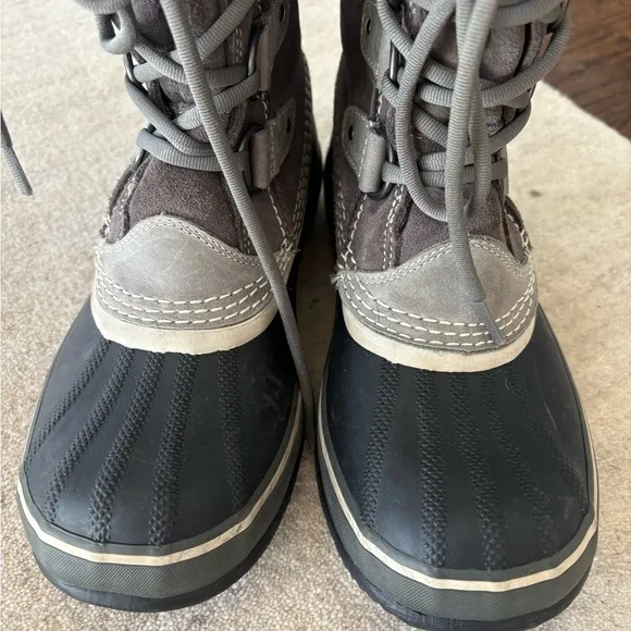Sorel Joan Of Arctic Gray Suede Boots 7.5