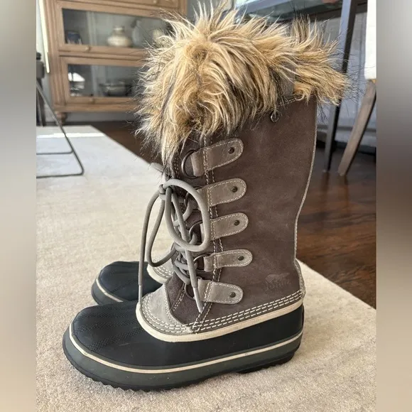 Sorel Joan Of Arctic Gray Suede Boots 7.5