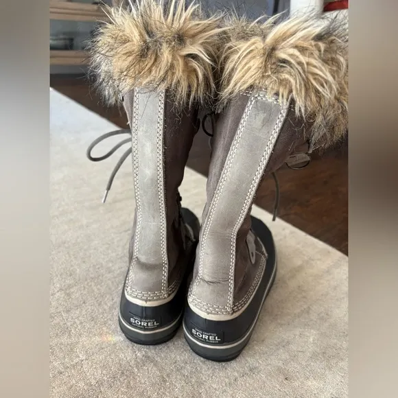 Sorel Joan Of Arctic Gray Suede Boots 7.5