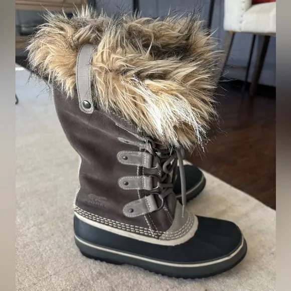 Sorel Joan Of Arctic Gray Suede Boots 7.5