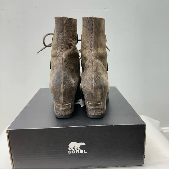 Sorel Joan of Artic grey brown wedge boots.  women's 8.5