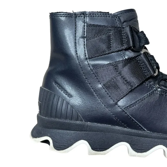 Sorel Kinetic Short Lace-Up Boots Booties Waterproof Insulated 6.5 Black