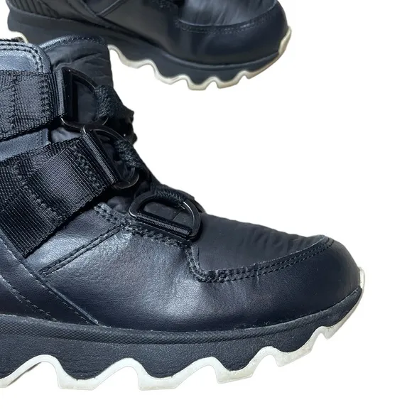 Sorel Kinetic Short Lace-Up Boots Booties Waterproof Insulated 6.5 Black