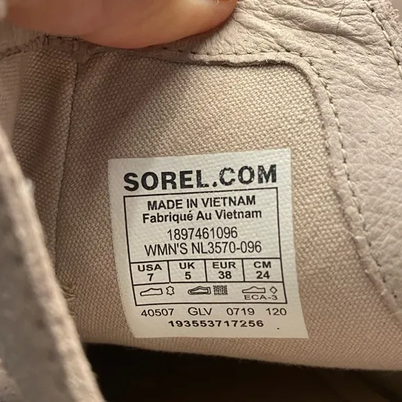 Sorel Lolla Cut Out Bootie Size 7