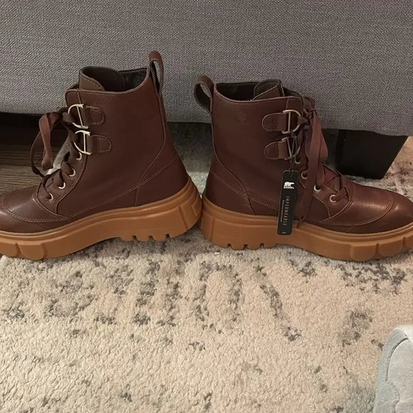 Sorel Women's Brown Leather Boots size 9.5 New!