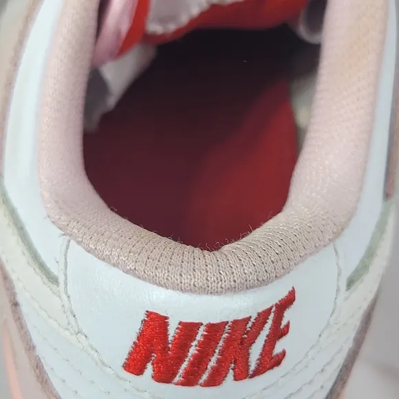 Staple x Nike SB Dunk Low “Pink Pigeon” Womens Size 5.5