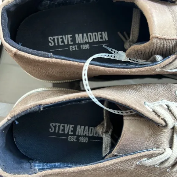 STEVE MADDEN ALBERTO CHUKKA BOOT