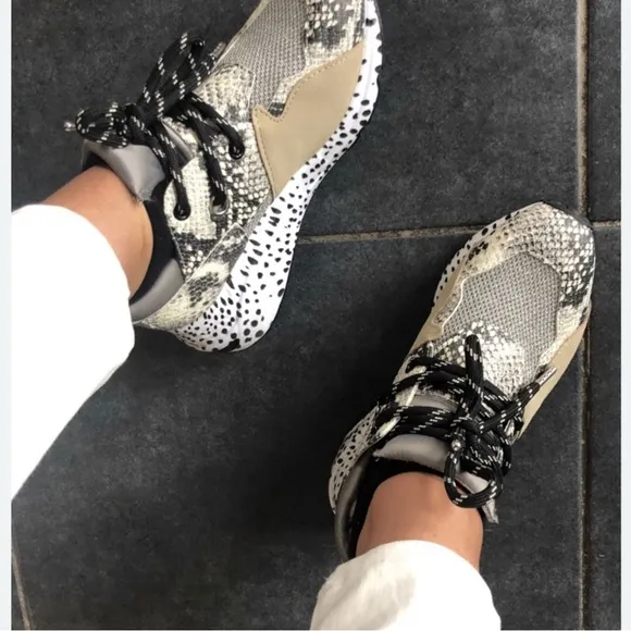 Steve Madden cliff natural snake Sneakers