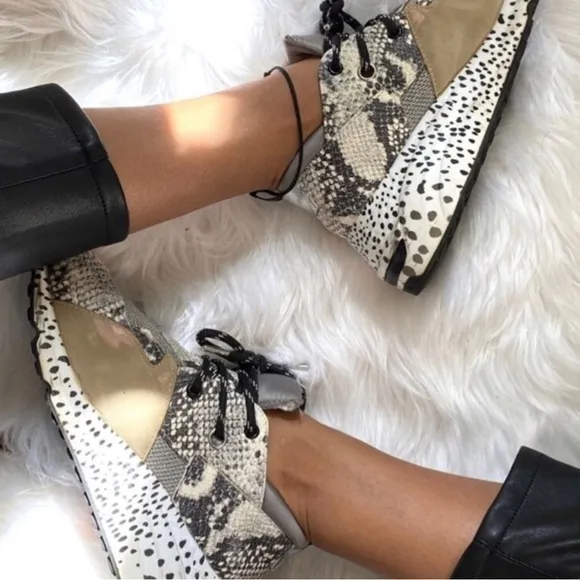 Steve Madden cliff natural snake Sneakers