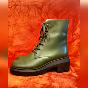 STEWART WEITZMAN NISHA GREEN LEATHER BOOTS