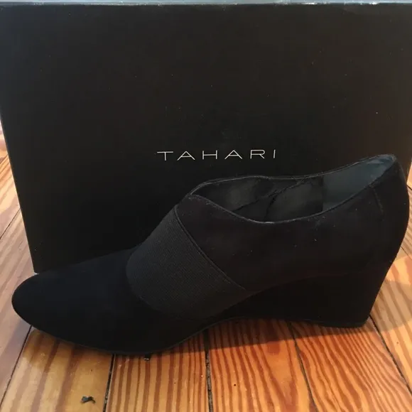 TAHARI Ta-Sara Suede Ankle Boots - Size 10