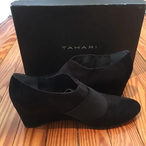 TAHARI Ta-Sara Suede Ankle Boots - Size 10