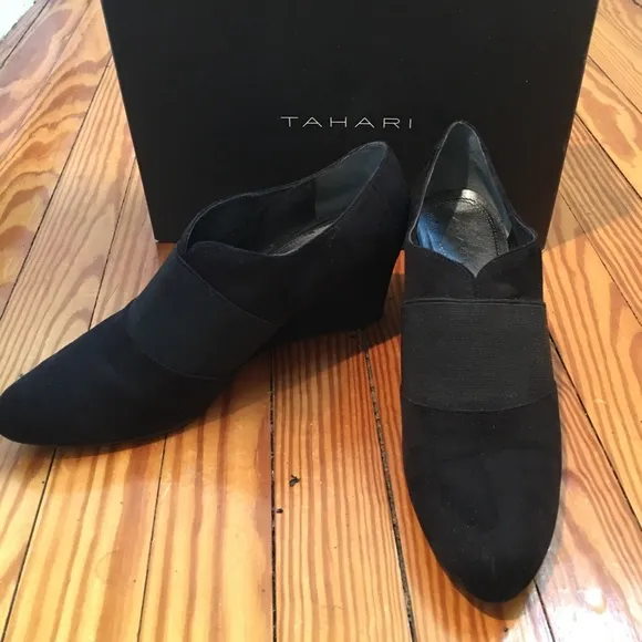 TAHARI Ta-Sara Suede Ankle Boots - Size 10