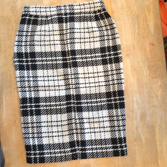 Talbots NWOT white/black plaid pencil skirt