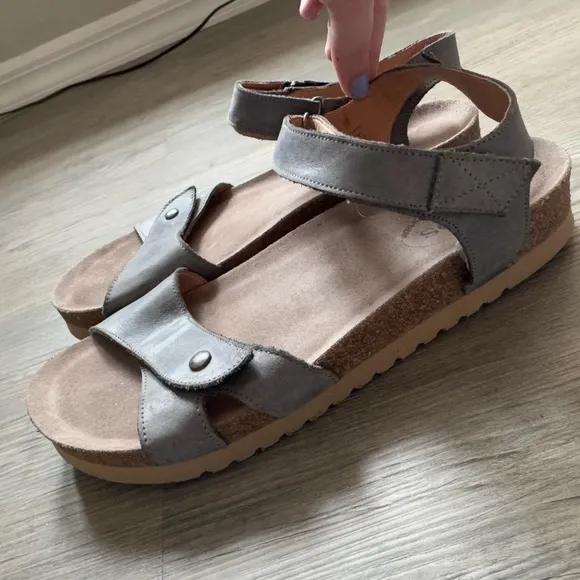 Taos Footwear Luvie Sandal Shoes Gray Size 41 10 Cork Suede Leather Adventure