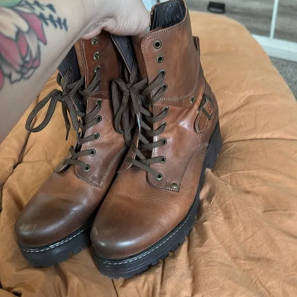 Taos Gusto Boots