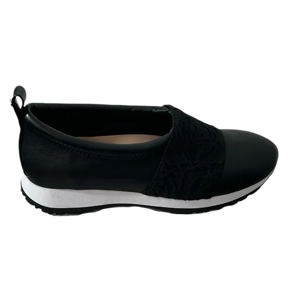 Taryn Rose Charlotte Leather Slip On Fashion Sneakers Size 5 NIB