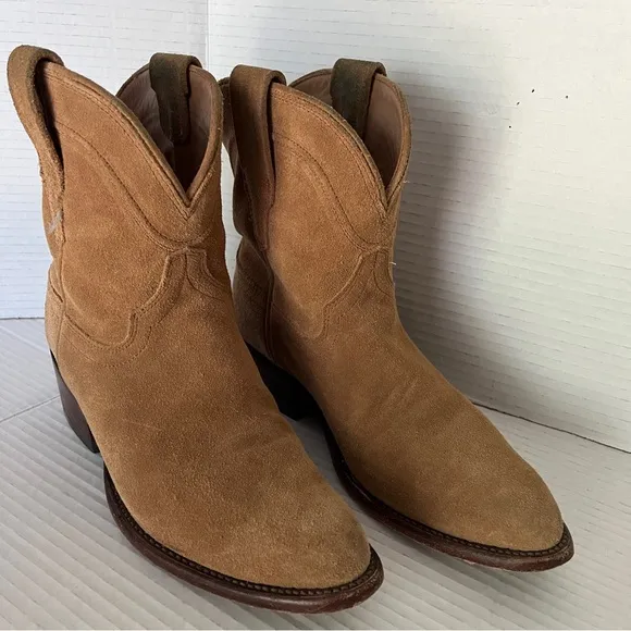 Tecovas The Lucy suede boots
