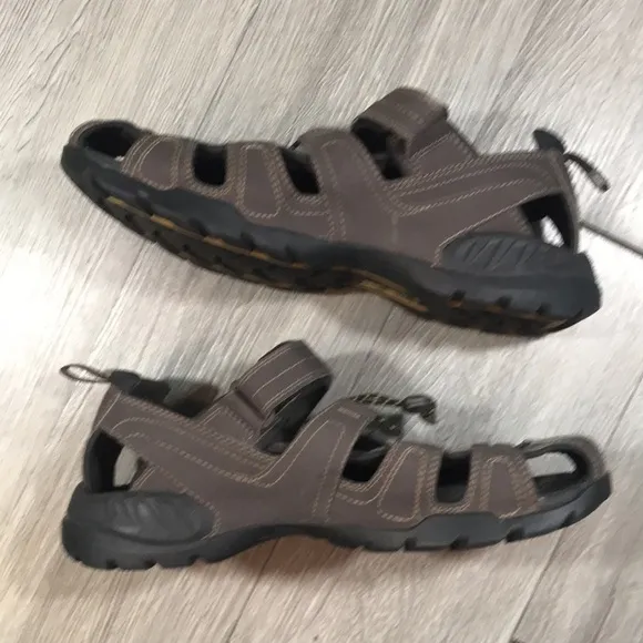 Teva “Forebay” Vegan Leather Brown &amp; Gold Hiking Sandals size 11