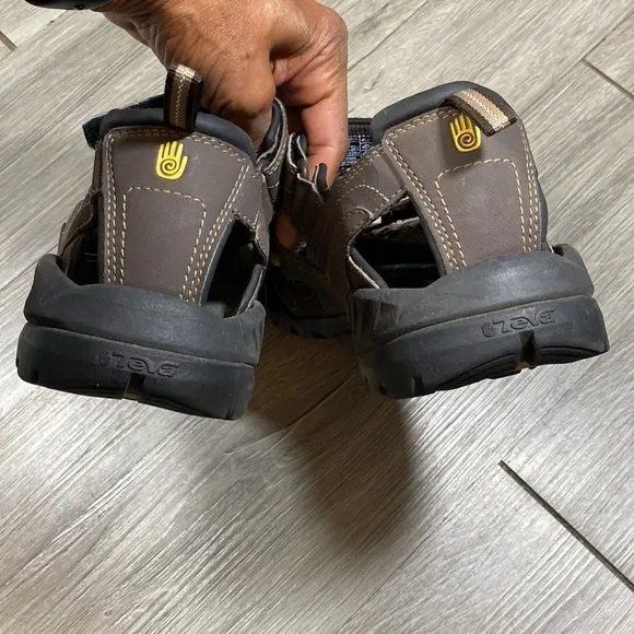 Teva “Forebay” Vegan Leather Brown &amp; Gold Hiking Sandals size 11