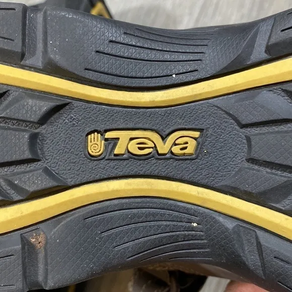 Teva “Forebay” Vegan Leather Brown &amp; Gold Hiking Sandals size 11