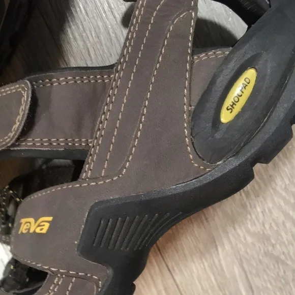 Teva “Forebay” Vegan Leather Brown &amp; Gold Hiking Sandals size 11