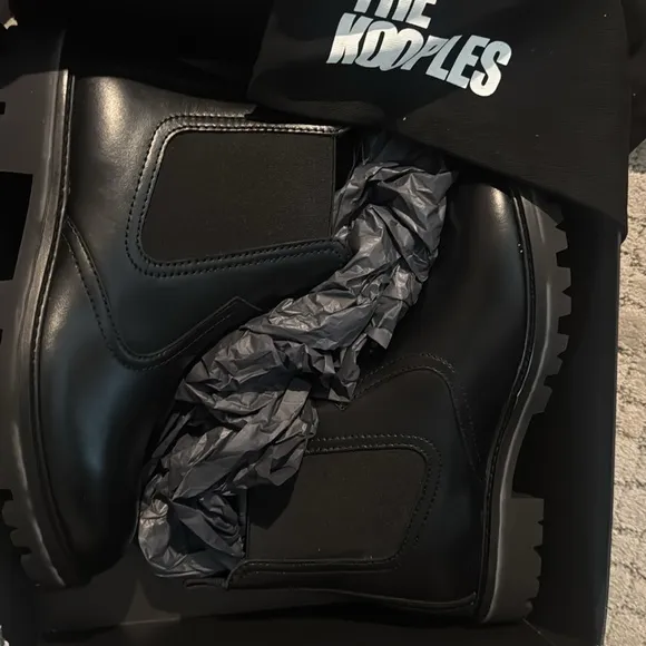 THE KOOPLES Chelsea leather boots (men’s )