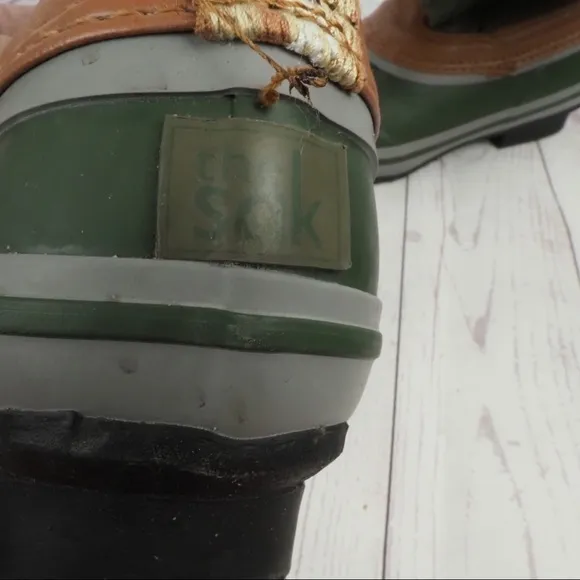 The Sak Daley 5 olive rubber duck boots insulated