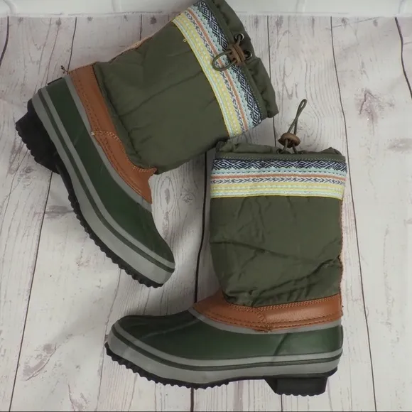 The Sak Daley 5 olive rubber duck boots insulated