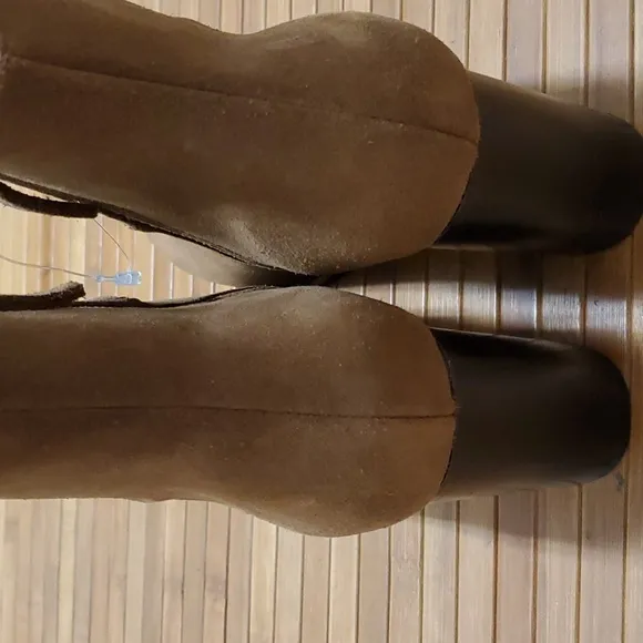 THURSDAY BOOT COMPANY, The Modern Zip Up Suede Ankle Boots, Cognac, Size 8, NWOT